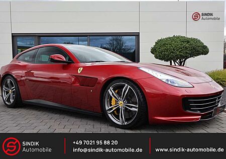 Ferrari GTC4 Lusso V12 Panorama-Lifting-Beif.Display