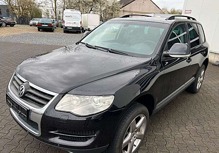 VW Touareg Volkswagen 3.0 TDI V6 MOTORSCHADEN Luft AHK Leder