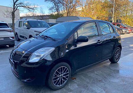 Toyota Yaris 1,3 Klima Alu Tüv 7.26 Top Zust01708044052