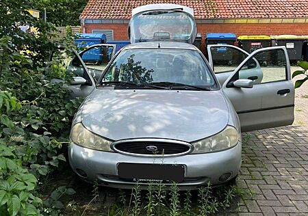 Ford Mondeo CLX