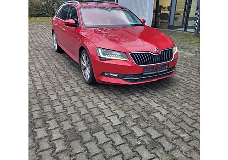 Skoda Superb Combi L&K 4x4 2.0 TSI DSG AHK*ACC*DCC*PTS*STDHZ*