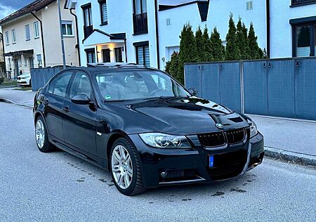 BMW 330xi 330 M-Sportpaket Lim. Leder Schiebedach Aut.