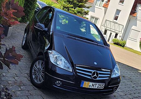 Mercedes-Benz A 160 BlueEFFICIENCY Elegance