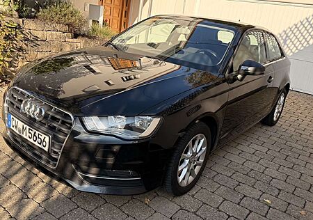Audi A3 attraction Navi TÜV u.Zahnriemen neu