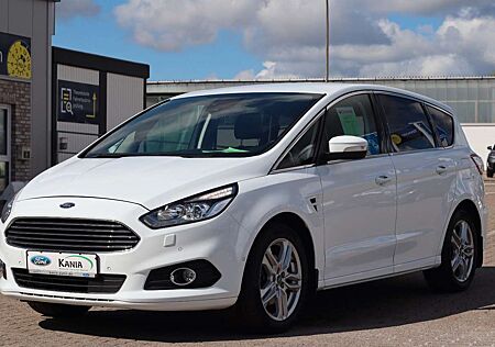 Ford S-Max Titanium