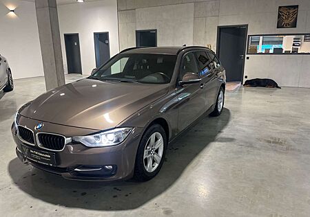 BMW 320 d xDrive Touring,Bi-Xenon,Leder,TOP Zustand
