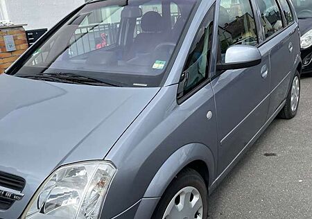 Opel Meriva 1.6 16V Easytronic (Essentia)