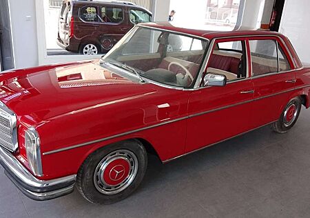 Mercedes-Benz 230