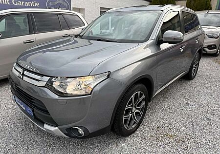 Mitsubishi Outlander 2.2 DI-D 4WD*7 Sitzer*Xenon*Leder*Navi