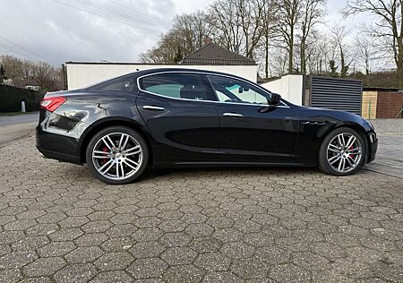 Maserati Ghibli Automatik SQ4, 44tkm--Scheckheft