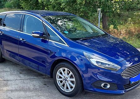 Ford S-Max 1.5 Eco Boost Start-Stopp Titanium