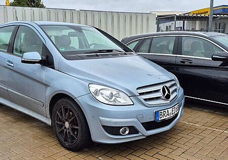 Mercedes-Benz B 180 gebraucht kaufen Mercedes-Benz B 180 Autom. LEDER*SHZ*PDC*PARKASS*EURO5