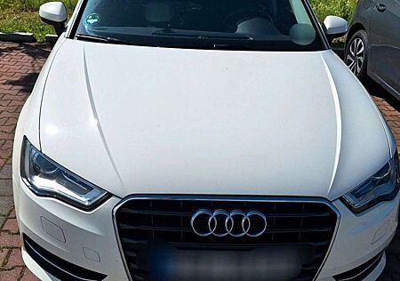 Audi A3 1.6 TDI ultra Attraction