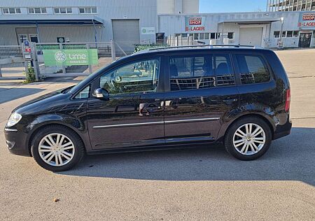 VW Touran Volkswagen 2.0 TDI DPF DSG Highline