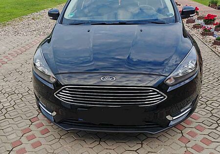 Ford Focus Turnier 1.0 EcoBoost Start-Stopp-System Aut. Titan