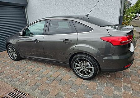 Ford Focus 1.5 EcoBoost Start-Stopp-System Titanium