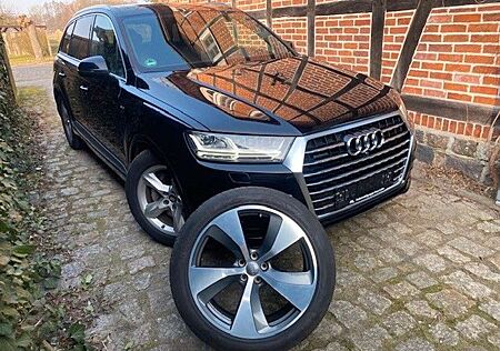 Audi Q7 3.0TDI quattro S-line Sport Plus 7-Si. HU neu