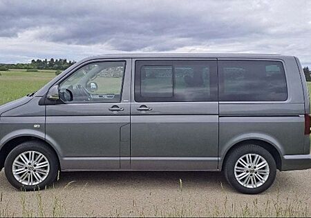VW T5 Multivan Volkswagen DSG Highline NEUER MOTOR Garantle