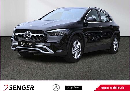 Mercedes-Benz GLA 200 Kamera Sitzheizung LED Spiegel-Paket