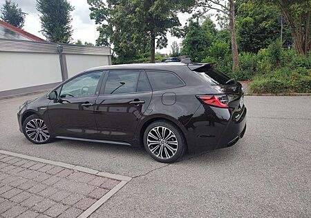 Toyota Corolla 2.0 Hybrid Touring Sports Team Deutschland