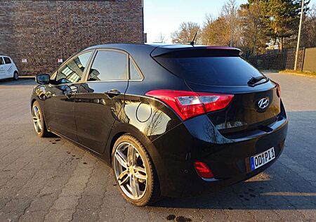 Hyundai i30 TÜV NEU - WENIG KM - TOP Ausstattung