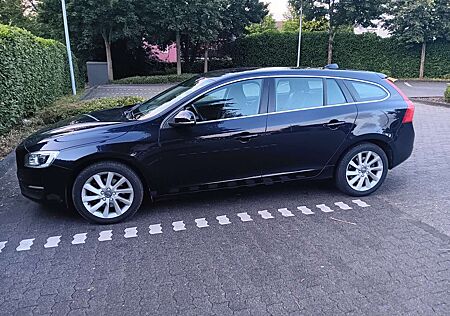 Volvo V60 T3 Momentum