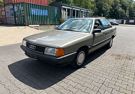 Audi 100