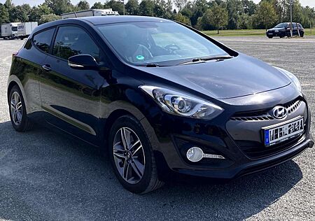 Hyundai i30 Coupe Diesel 1.6 CRDi Design, Navi, PDC-Kamera