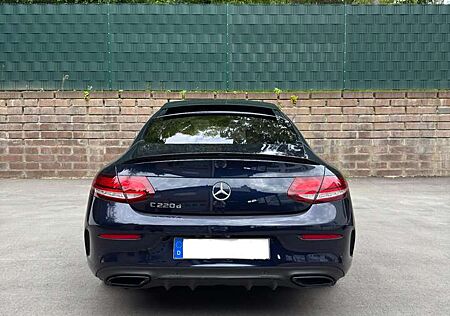 Mercedes-Benz C 220 Mercedes C Coupé 220d | AMG Line | 360 Grad Kamer