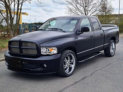 Dodge RAM 1500 Gen.3 5,7 Liter in Mattschwarz Automatik