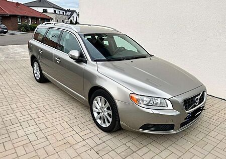 Volvo V70 +D5+AWD+Aut.+Momentum