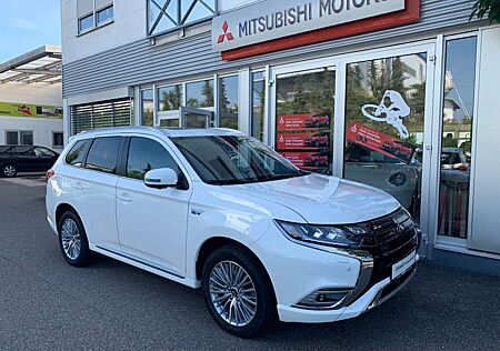 Mitsubishi Outlander Plug-in Hybrid TOP 2.4 MIVEC 4WD