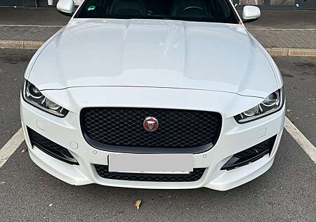 Jaguar XE 20d Aut. R-Sport mit neuem TÜV