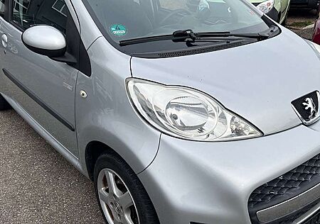 Peugeot 107 70 Petit Filou - Klima - Tüv neu