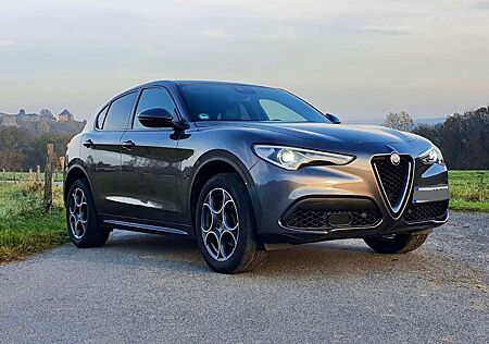 Alfa Romeo Stelvio 2.0 Turbo 16V AT8-Q4 Super AHK