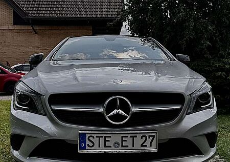 Mercedes-Benz CLA 180 7G-DCT AMG Line