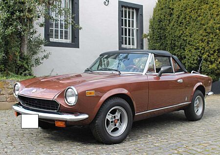 Fiat 124 Spider