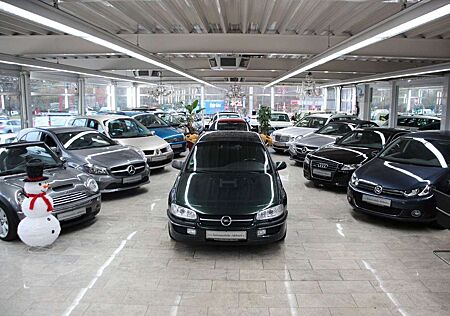 Opel Omega 2.0 16V Editon 100