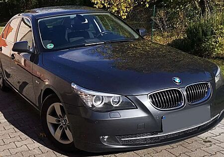 BMW 523i 523 Baureihe 5 Aut. scheckheftgepflegt Navi