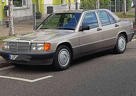 Mercedes-Benz 190 E