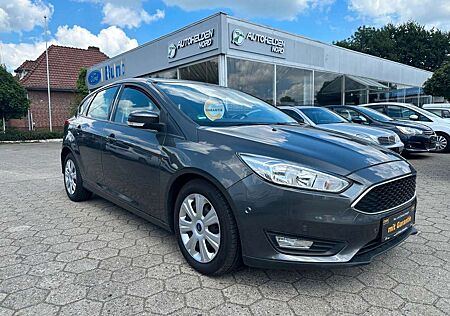 Ford Focus Lim. 1.5 TDCi Business PDC Navi - 1.Hand