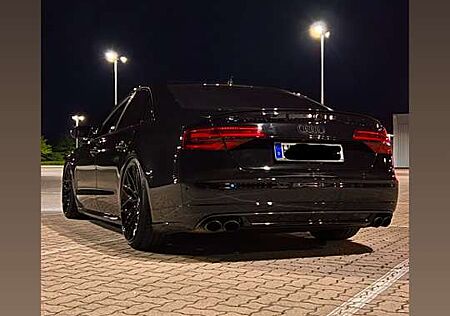 Audi S8 plus