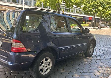 Mercedes-Benz ML 320