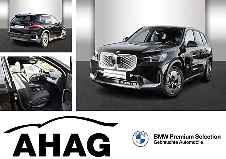 BMW iX1 xDrive30 Adaptives Fahrwerk Komfortzugang