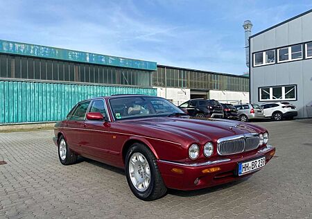 Jaguar XJ8