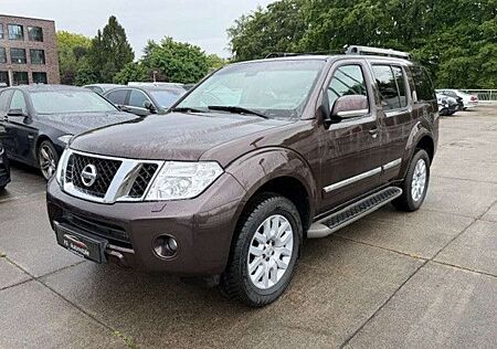 Nissan Pathfinder 3.0 dCi LE 7 Sitzplätze