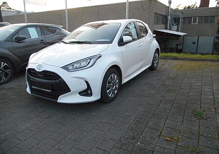 Toyota Yaris Hybrid Team Deutschland Comfort & Safety Paket SH