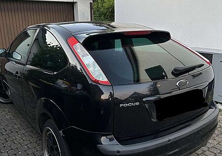 Ford Focus 2.0 16V Titanium