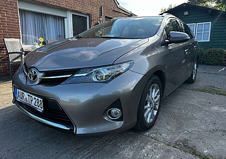 Toyota Auris 1.6 Valvematic Touring Sports Life