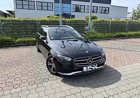 Mercedes-Benz E 220 d T 9G-TRONIC